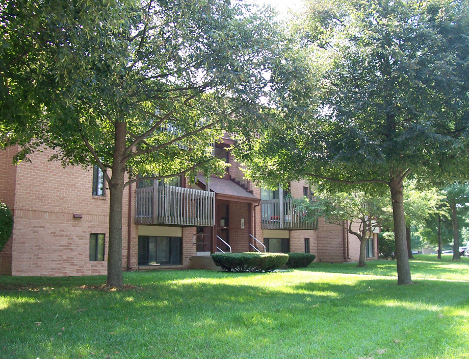 Exterior area at The Bluffs at Fairway Hills, Maryland